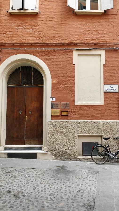Canonica Suites Bologna Bagian luar foto