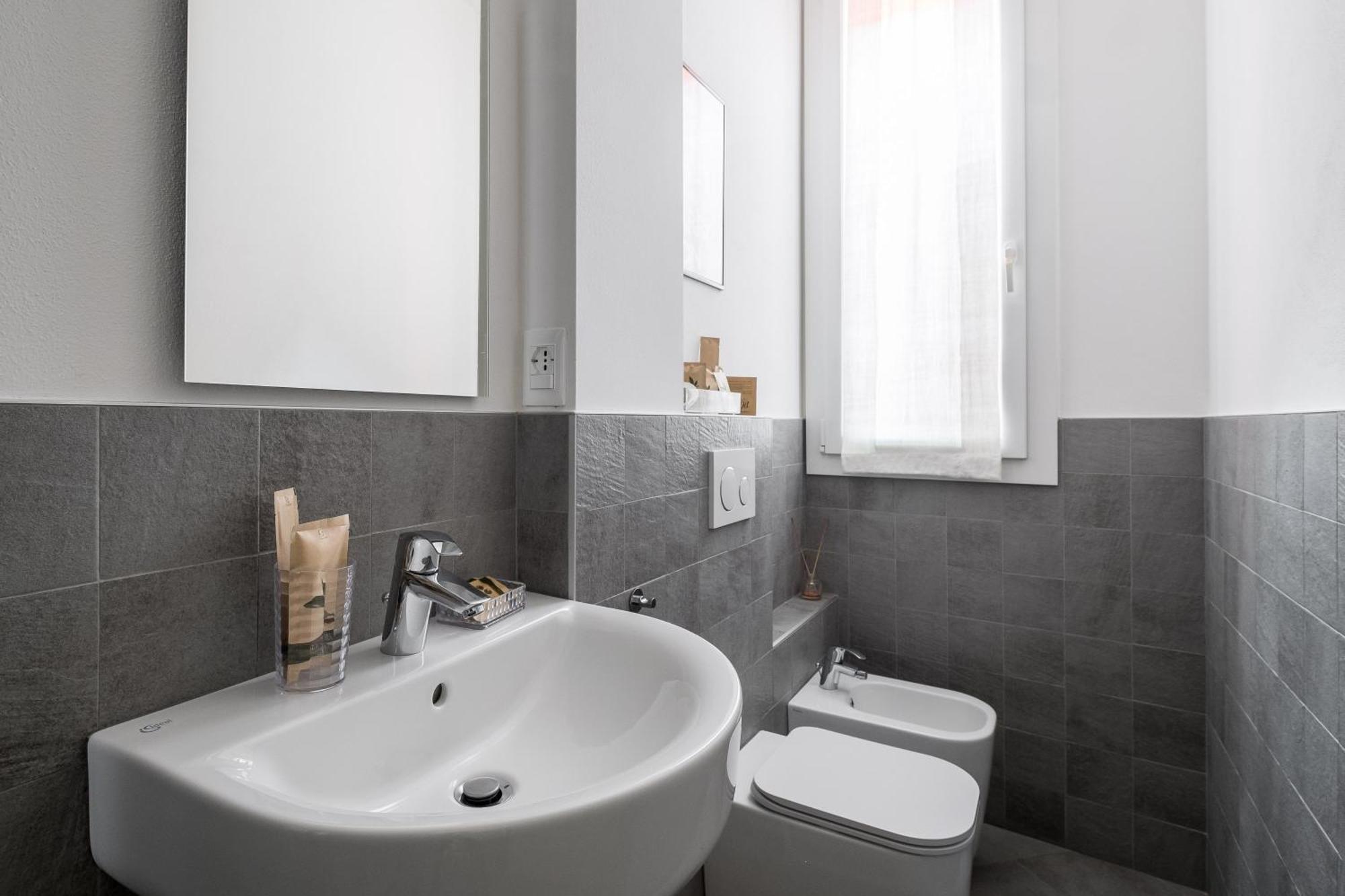 Canonica Suites Bologna Ruang foto